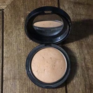 MAC mineralize skinfinish bronzer in DARK
